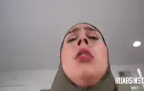 بدأت mil الساخنة في رؤيتي أمارس الجنس على الكاميرا، في حين أنني لا أعلم أنها تتجسس علي من بعيد.