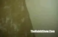 شاعر ضخم على الوجه واللسان.