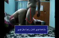 خادمة kimberly kendal يحصل لها الحمار مارس الجنس من قبل اثنين من الديكة الضخمة.