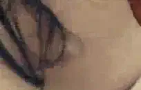 تلميذة شقية تحصل على creampie الشرج الثابت من أبي.