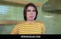 سيسي الكلبة يلعب مع دسار كبيرة وجمل.