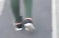 كبير الثدي فاتنة يلعب مع بوسها الرطب.