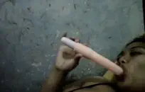 لطيف فتاة في سن المراهقة مارس الجنس من قبل الرجل الأكبر سنا في الثلاثي مثير.