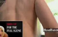 مثير وشم لاتينا في سن المراهقة ركوب الخيل ويحصل نائب الرئيس على الثدي.