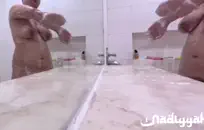 فيمبوي في زي تلميذة يستمني في المدرسة.