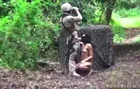 - أعيدت صياغتها على النحو التالي يمارس الجنس مع مؤخرة زوجتي وهي ترتدي الكاميرا لأقوم بالقذف على فستان زفافها (كس).