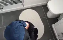 Tinder وقحة تمتص بي بي سي بينما العائلة في المنزل.