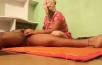 في سن المراهقة وقحة في سن المراهقة استمنى بوسها على كاميرا ويب.