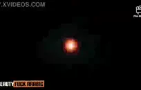 تومض جوانا آنجل تلك الأباريق وكأنها عرض غريب تمامًا.