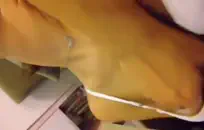 فتاة مع ضخمة الثدي والحمار.