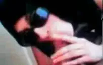 في سن المراهقة يحصل على نائب الرئيس داخل مؤخرتها بعد ضربة سريعة.