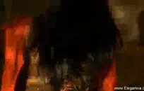 كانت موريتا تزين نفسها بعطر تفوح منه رائحة الجنس.