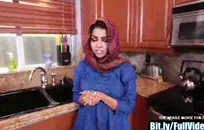 كس ساخن ورائع مع بزاز كبيرة تتدلى من الحمام.