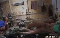 جبهة تحرير مورو الإسلامية الساخنة السكتات الدماغية عظمة مع بوسها الرطب الساخن.